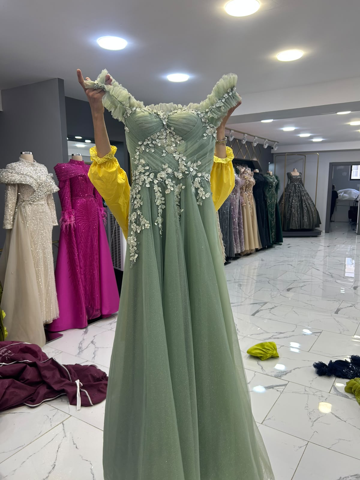 Su yeşili maddonna yaka nişanlık