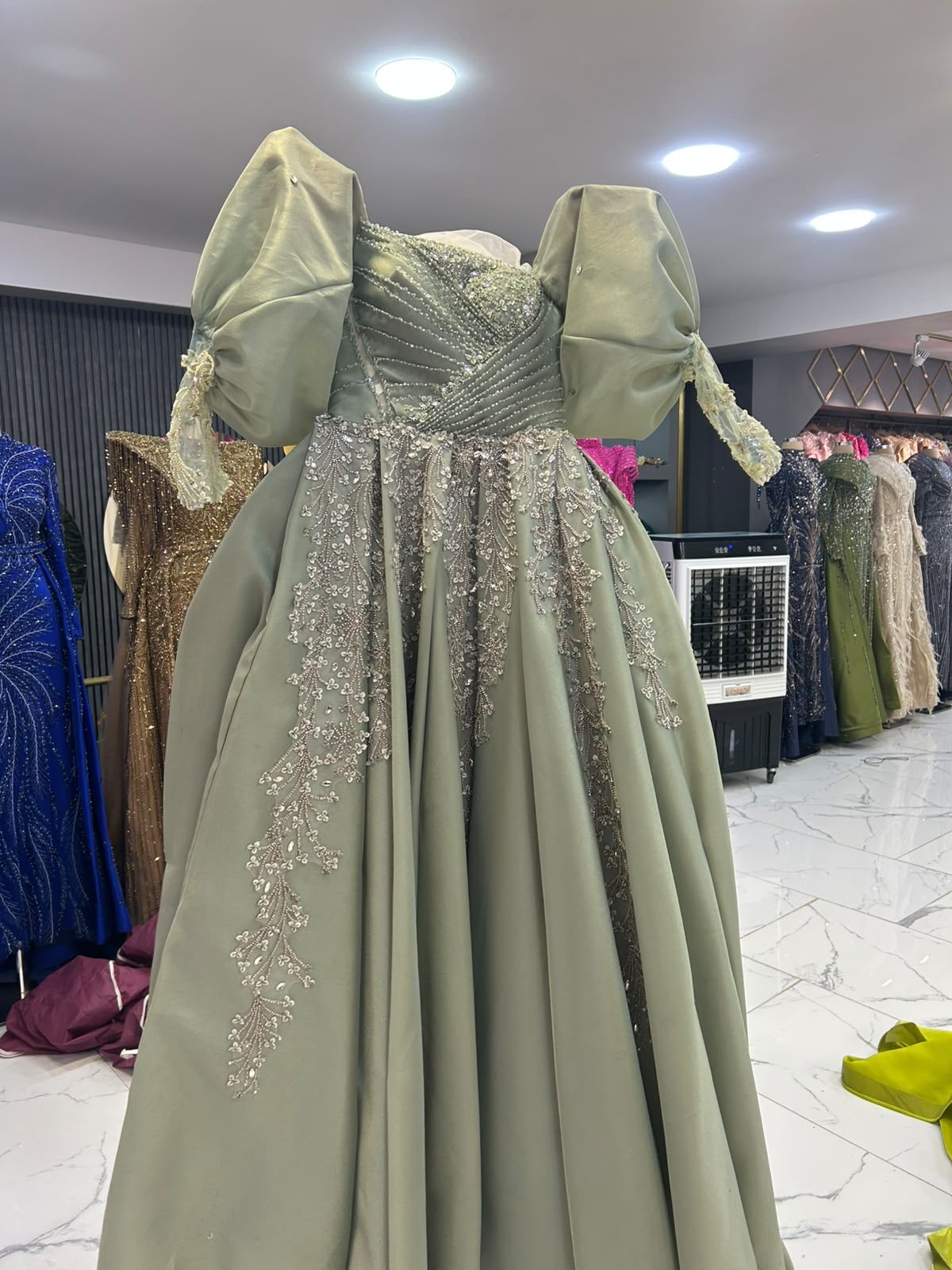Balon kol mint yeşili helen nişanlık